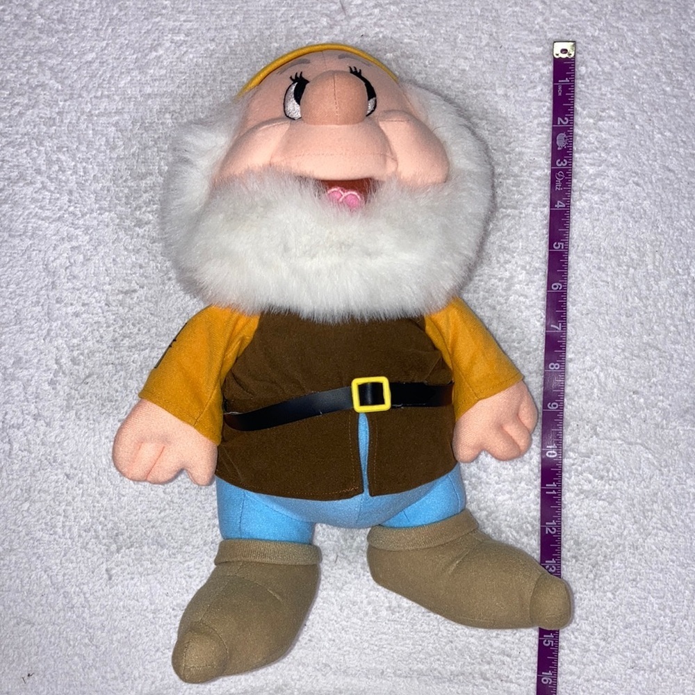 RARE Vintage Disneyland Walt Disney Co. HAPPY 13” Plush Doll Snow White 7 Dwarfs